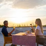 Glamping Istria Tiny Σαλέ