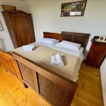 Alpstuga Glamping Istria Tiny Truške