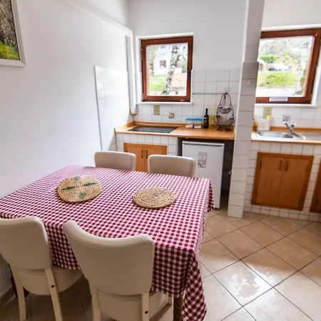 Glamping Istria Tiny Truske