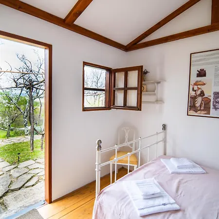 Chalet Glamping Istria Tiny