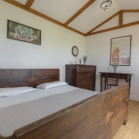 Glamping Istria Tiny 木屋 Truške